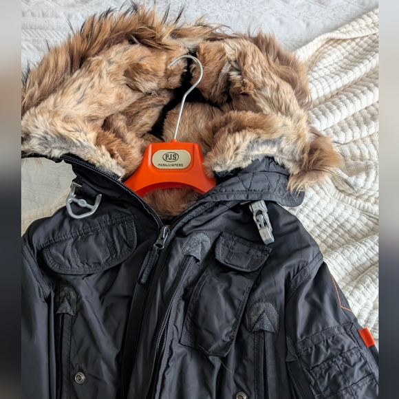 Parajumpers Beige Quilted Jacket with Fur Trim With Original Hanger - Picture 3 of 9